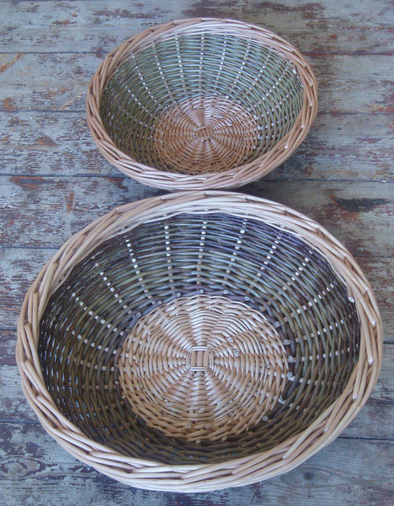 small round baskets and trays Wicker Baskets