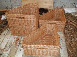 shaped corner baskets in buff willow