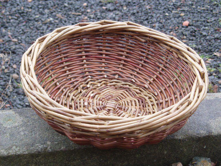 small round baskets and trays Wicker Baskets